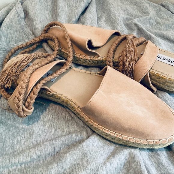 Steve Madden blush colored espadrilles with tie strap. - Picture 5 of 11
